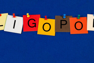 Features of Oligopoly Market with Examples